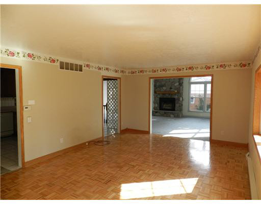 52020 Justine Dr, South Bend, IN 46628 photo 2