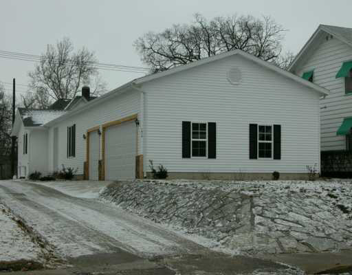 1018 3rd St E, Mishawaka, IN 46544 photo 1