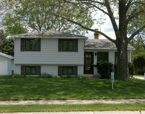 1834 Hass Dr, South Bend, IN 46635 photo 1