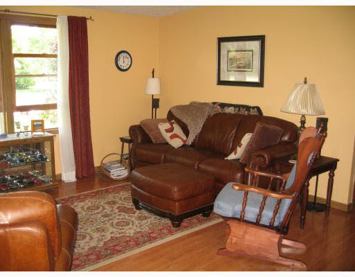 209 Maple St, Walkerton, IN 46574 photo 5