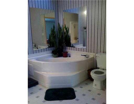 522 Baugo St, Osceola, IN 46561 photo 8