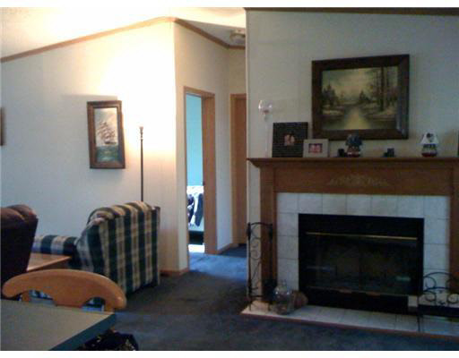 522 Baugo St, Osceola, IN 46561 photo 2