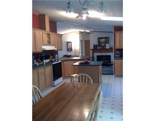 522 Baugo St, Osceola, IN 46561 photo 4