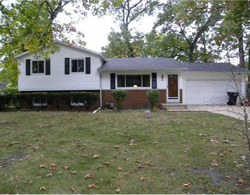 18210 Amberly Ln, South Bend, IN 46637 photo 1