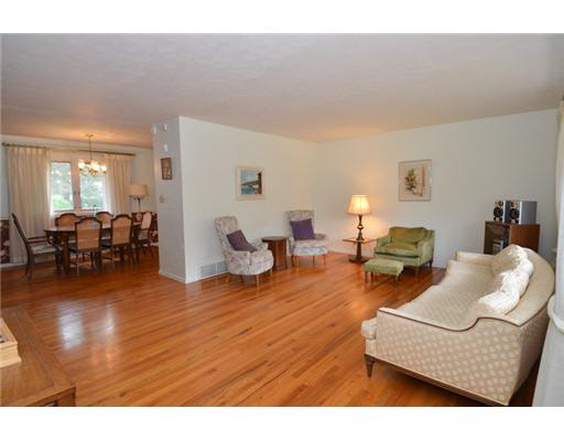 2113 Riverside Dr, South Bend, IN 46616 photo 4