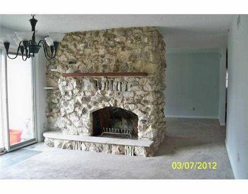 56677 White St, Osceola, IN 46561 photo 3