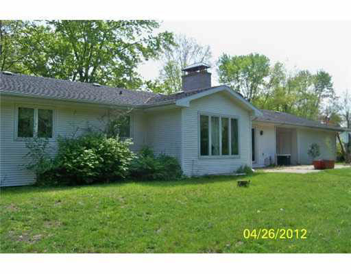 56677 White St, Osceola, IN 46561 photo 2