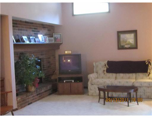1019 Wheatstone Dr, Mishawaka, IN 46544 photo 4