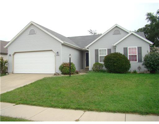 1826 Miniature Rose Ln, Mishawaka, IN 46544 photo 1