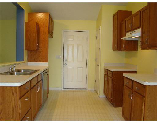 1826 Miniature Rose Ln, Mishawaka, IN 46544 photo 2