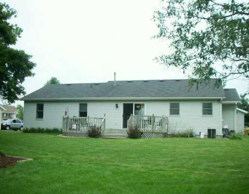 12370 Campfire Dr, Granger, IN 46530 photo 2