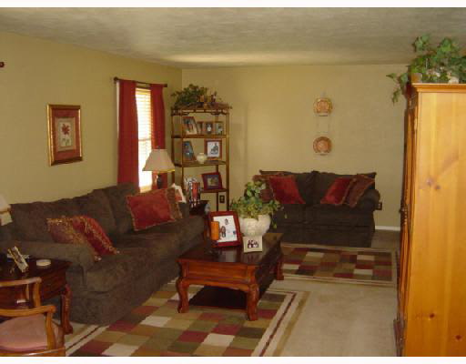 52056 Cheryl Dr, Granger, IN 46530 photo 4