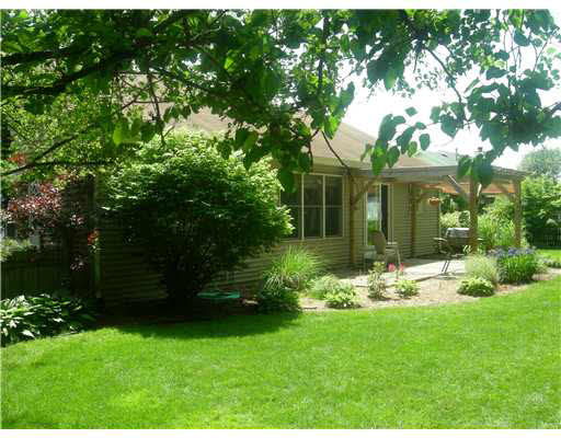 10143 Ashleys Meadow Dr, Granger, IN 46530 photo 11
