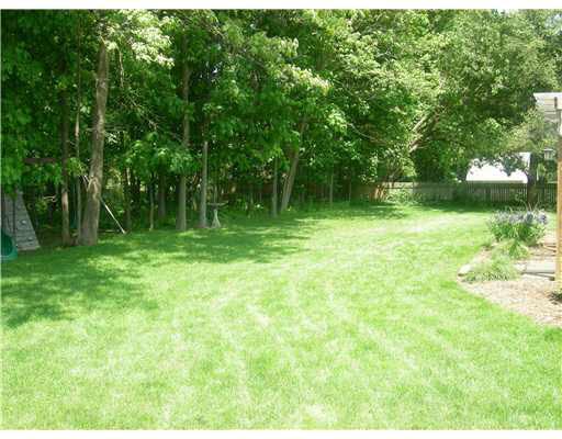 10143 Ashleys Meadow Dr, Granger, IN 46530 photo 12
