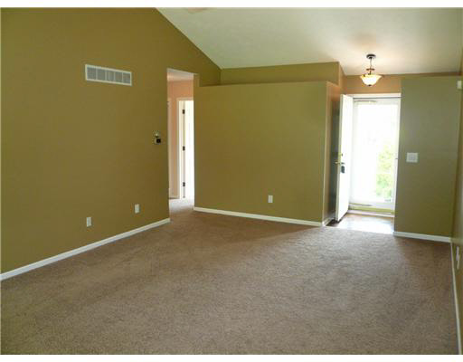 10143 Ashleys Meadow Dr, Granger, IN 46530 photo 2