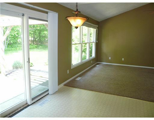 10143 Ashleys Meadow Dr, Granger, IN 46530 photo 3