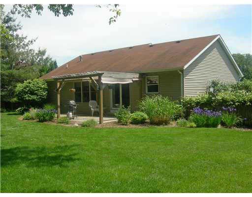 10143 Ashleys Meadow Dr, Granger, IN 46530 photo 9
