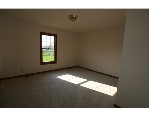 52243 Evard Dr, Granger, IN 46530 photo 8
