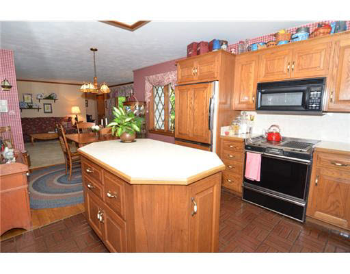 16570 Brick Rd, Granger, IN 46530 photo 3