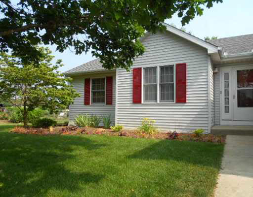 10347 Sunview Dr, Osceola, IN 46561 photo 2