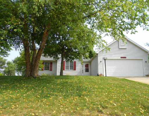 10347 Sunview Dr, Osceola, IN 46561 photo 1