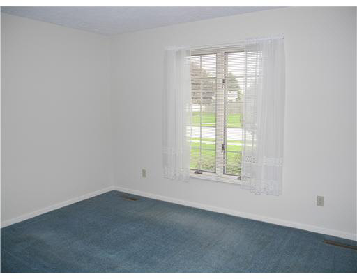 6021 Old English Ct, South Bend, IN 46614 photo 9