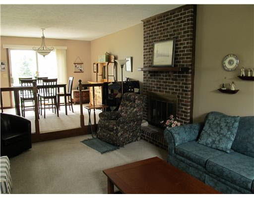 2703 Huntington Pl, Mishawaka, IN 46544 photo 4