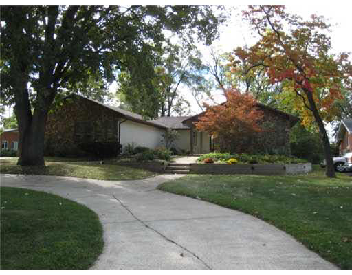 20030 Brookwood Dr, South Bend, IN 46637 photo 2