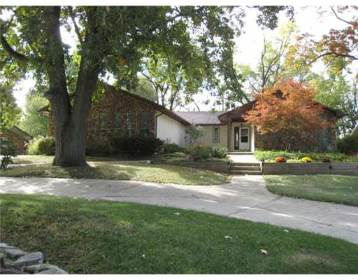20030 Brookwood Dr, South Bend, IN 46637 photo 1