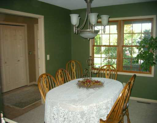 12430 Campfire Dr, Granger, IN 46530 photo 4