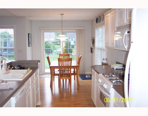 10187 Red Raspberry Ln, Granger, IN 46530 photo 2