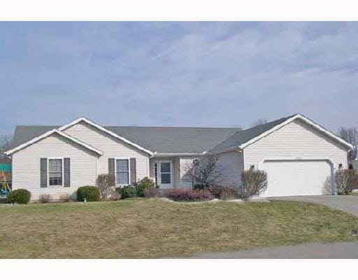 52256 Evard Dr, Granger, IN 46530 photo 1