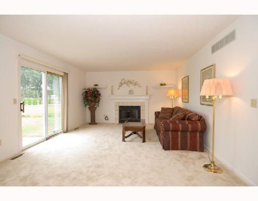 52083 Eagle Chase Dr, Granger, IN 46530 photo 4