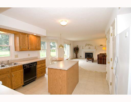 52083 Eagle Chase Dr, Granger, IN 46530 photo 3