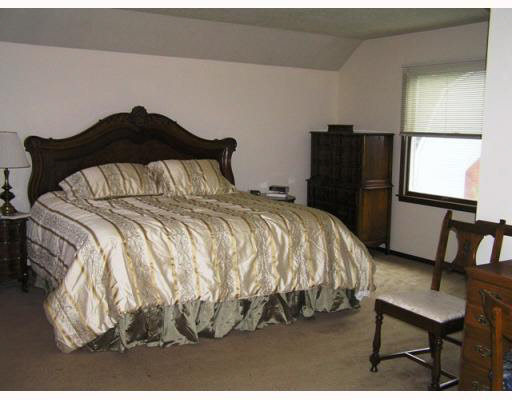 16856 Hampton Dr, Granger, IN 46530 photo 8
