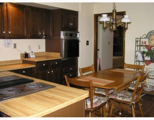 16856 Hampton Dr, Granger, IN 46530 photo 5