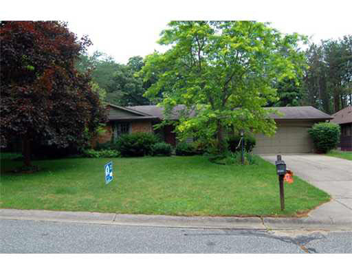 10870 Stutely Dr, Granger, IN 46530 photo 1
