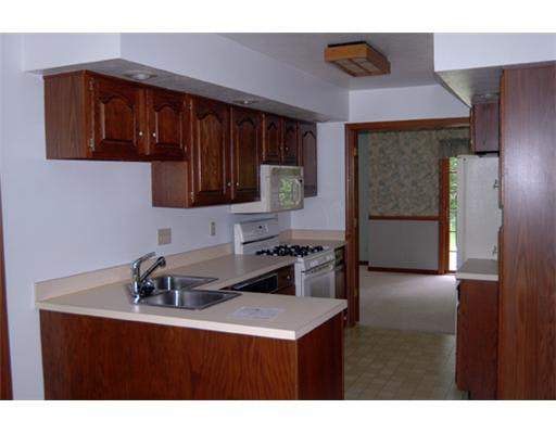 10870 Stutely Dr, Granger, IN 46530 photo 4