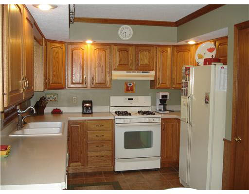 51543 Creekside Dr, Granger, IN 46530 photo 2