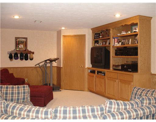 51543 Creekside Dr, Granger, IN 46530 photo 8