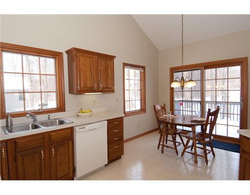 11737 Old Oak Dr, Granger, IN 46530 photo 4