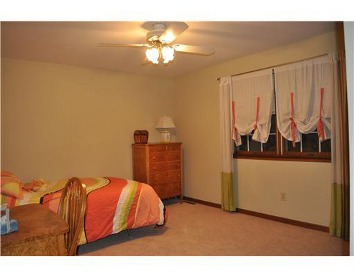 55920 Wynnewood Dr, Osceola, IN 46561 photo 9