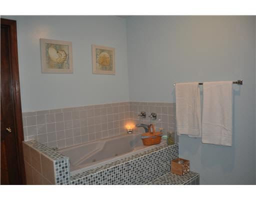 55920 Wynnewood Dr, Osceola, IN 46561 photo 8