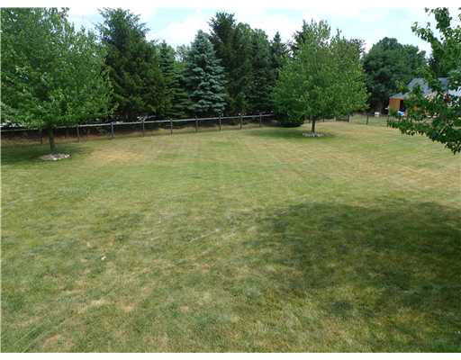 1018 Finch Dr, South Bend, IN 46614 photo 6