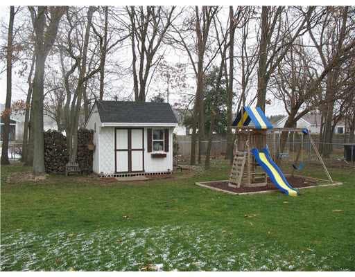 10333 Ashleys Meadow Dr, Granger, IN 46530 photo 18