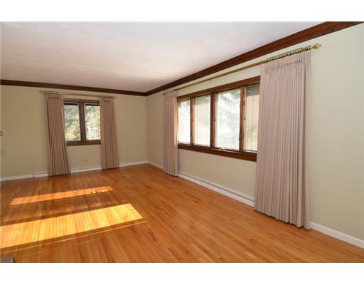 13925 Hill St, Mishawaka, IN 46544 photo 2