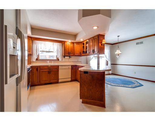 51115 Pheasant Run, Granger, IN 46530 photo 8