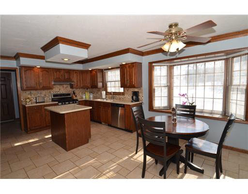 1023 Yeardley Ln, Mishawaka, IN 46544 photo 2