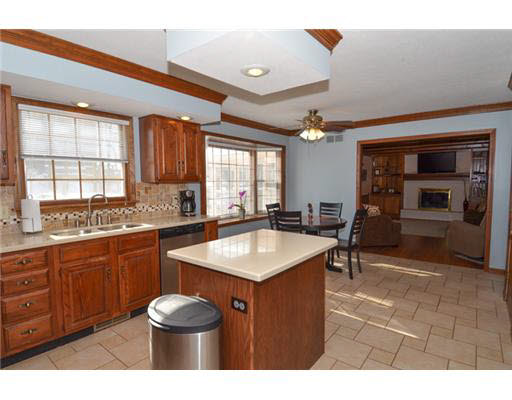 1023 Yeardley Ln, Mishawaka, IN 46544 photo 3