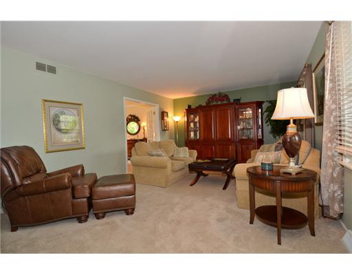15595 Carriage Ln, Mishawaka, IN 46545 photo 4
